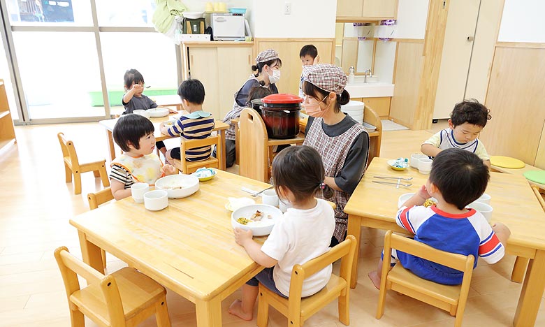 楽しい雰囲気の中、人としての心を育む